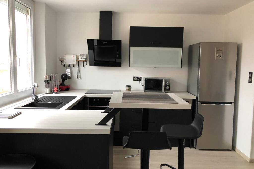 Appartement De Adrien Garage Prive Charleville-Mezieres Ngoại thất bức ảnh