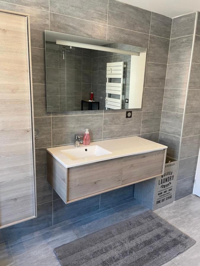 Appartement De Adrien Garage Prive Charleville-Mezieres Ngoại thất bức ảnh