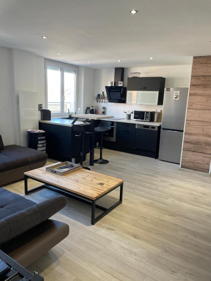 Appartement De Adrien Garage Prive Charleville-Mezieres Ngoại thất bức ảnh